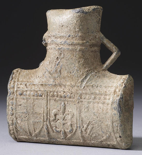 File:English - Pilgrimage Flask from the Shrine of Thomas Becket in Canterbury - Walters 5599 - View B.jpg