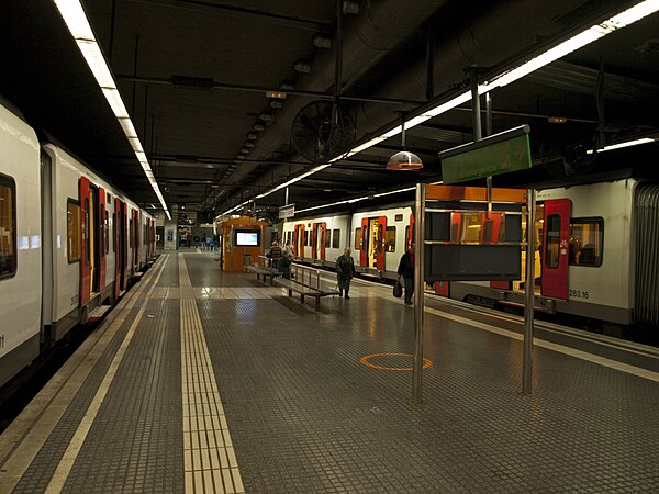 The lower-level platform of the Llobregat–Anoia Line station.