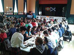 2014ko maiatzaren 19ko Euskal Jaiko bazkaria, Eskoziako Edinburgh hiriburuan.