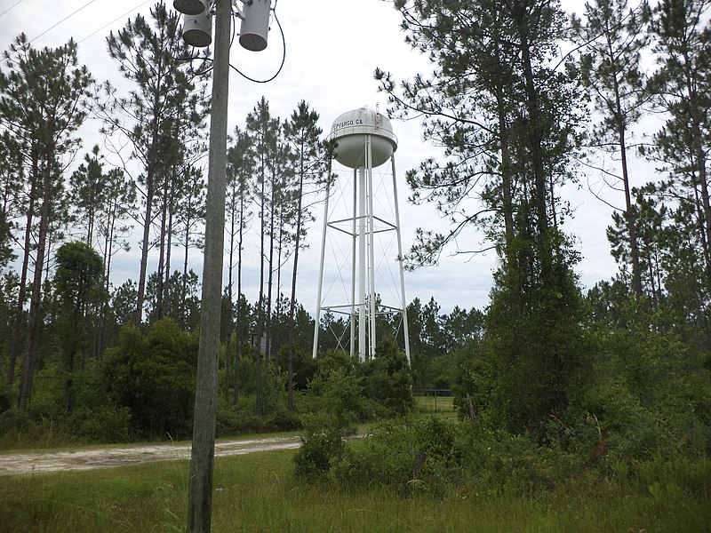 File:Fargo water tower, US441.JPG