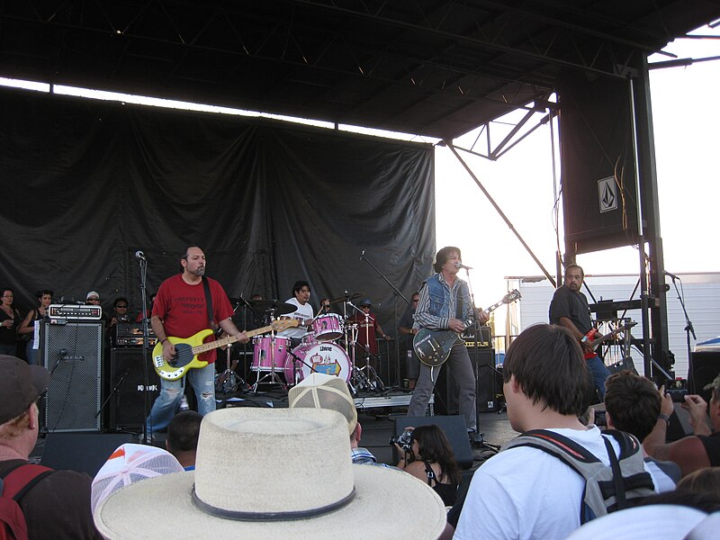 File:Fear at Warped Tour 2010-08-10 04.jpg