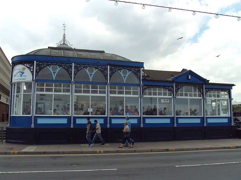 File:Fish and chips shop and cafe, Cleethorpes promenade - DSC07355.JPG