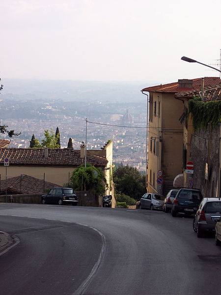 http://upload.wikimedia.org/wikipedia/commons/thumb/9/9e/Florence_from_Fiesole%2C_Tuscany%2C_Italy.jpg/450px-Florence_from_Fiesole%2C_Tuscany%2C_Italy.jpg