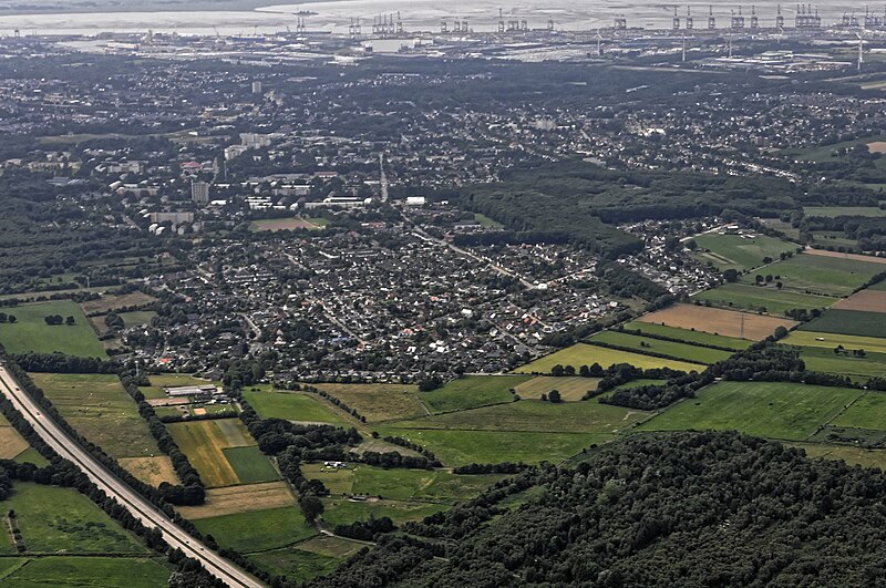 File:Flug -Nordholz-Hammelburg 2015 by-RaBoe 0030 - Leherheide.jpg