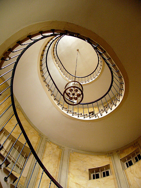 File:Galerie Vivienne stairway.jpg