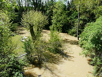 La Gardonnette en crue, au pont de la RD 936, en limite de Lamonzie-Saint-Martin et Gardonne.