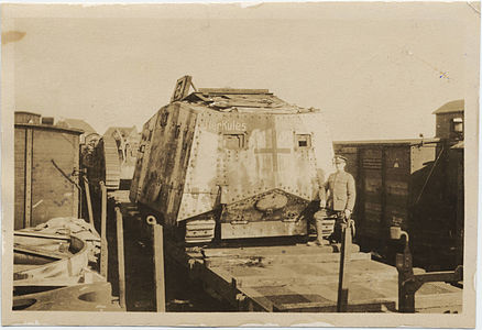 Ezervulgish tanks unloaded for the Battle of Y.