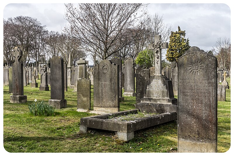 File:Glasnevin Cemetery - (6905782128).jpg