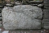 Cruz tallada en una piedra en la Gatehouse