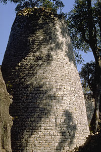 La tour conique.