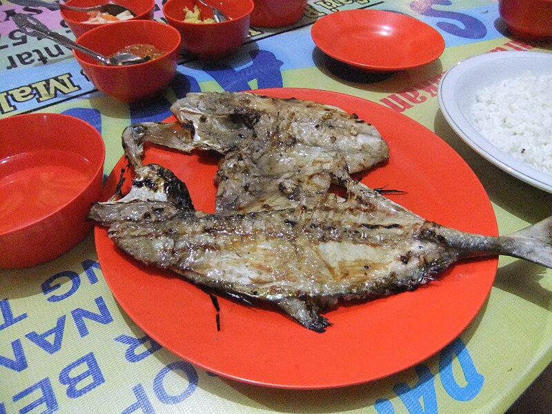 File:Grilled ikan cepa' Sengkang South Sulawesi.JPG