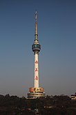Menara Televisi Guishan di Bukit Kura-kura