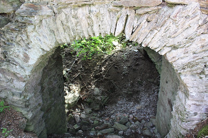 File:Hüttenberg - Ruine Silberberg5.JPG