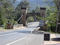 Hampden Bridge KValley 2008.JPG