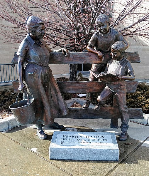 File:Heartland Story statue.jpg