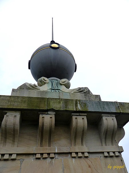 File:Henrichenburg - LWL-Industriemuseum Schiffshebewerk – Kugel auf dem Turm am Oberwasser - panoramio.jpg