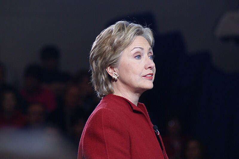 File:Hillary Clinton in Hampton, NH (459271982).jpg