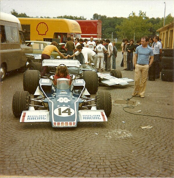 David Hobbs placed sixth driving a Lola T330