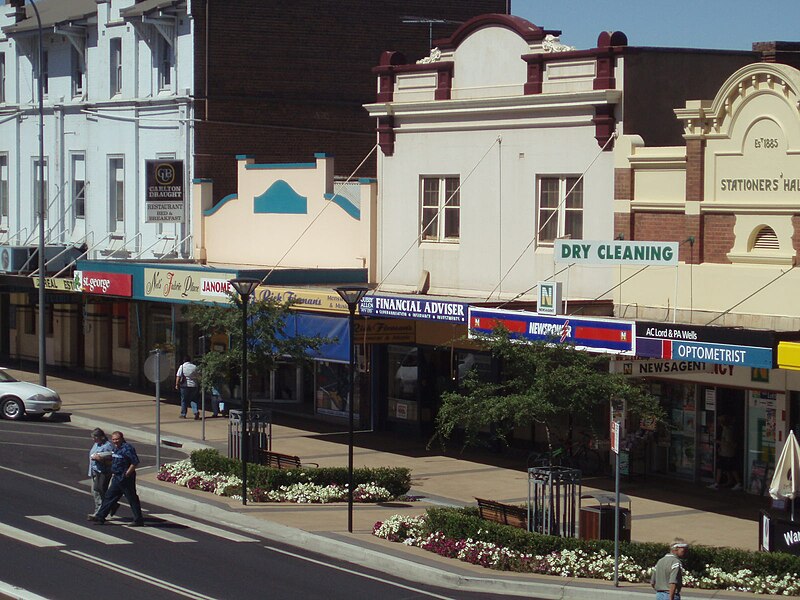 File:Hoskins street Temora - panoramio.jpg