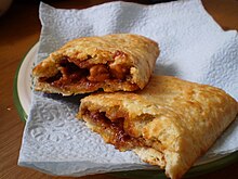 https://upload.wikimedia.org/wikipedia/commons/thumb/9/9e/Hot_Pocket_bbq_chicken.JPG/220px-Hot_Pocket_bbq_chicken.JPG