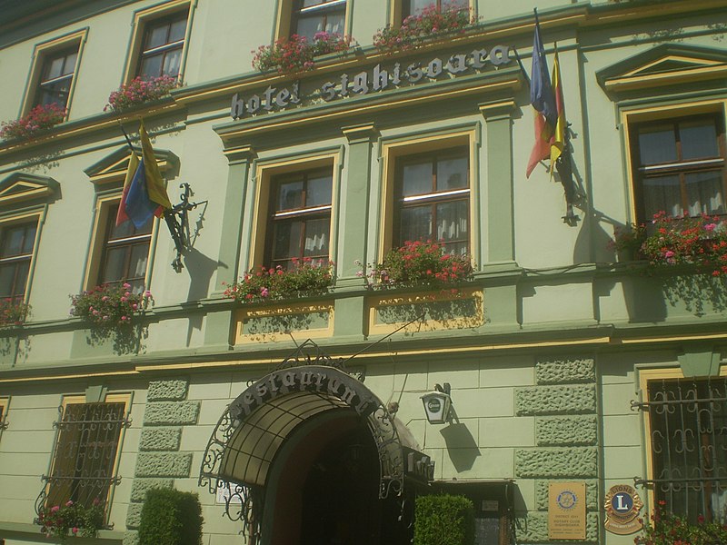 File:Hotel Sighişoara, fosta Primărie din Cetatea Medievală Sighişoara.jpg