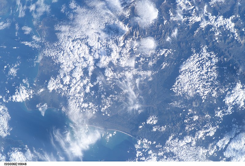 File:ISS006-E-16848 - View of Greece.jpg