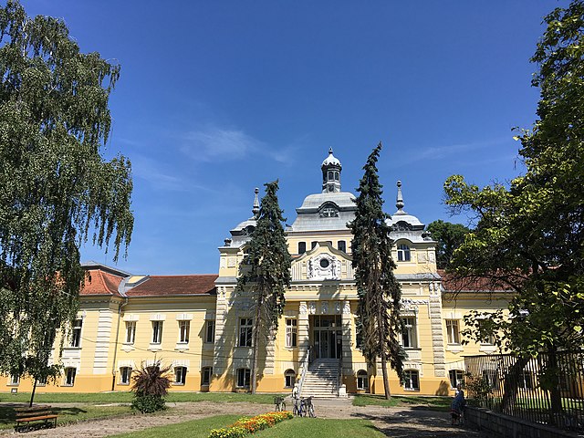 Специјална болница и завод за реуматске болести Нови Сад, познатија као Јодна Бања. Главне објекте Јодне бање пројектовао је мађарски архитекта Имре Франчек