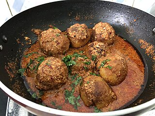 <span class="mw-page-title-main">Dum aloo</span> Kashmiri fried potato curry