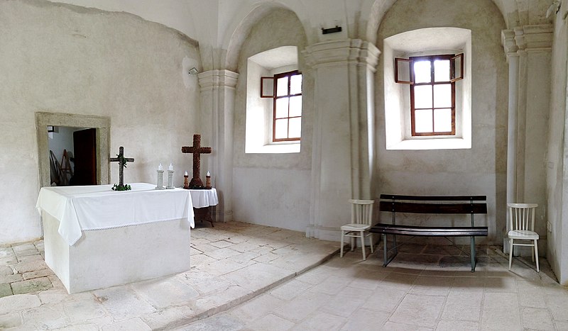 File:Klení, kostel sv. Vavřince, oltář 01.jpg