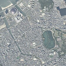 2020年10月5日撮影の福岡市中央区の国土地理院航空写真、大濠公園の西方が暗渠