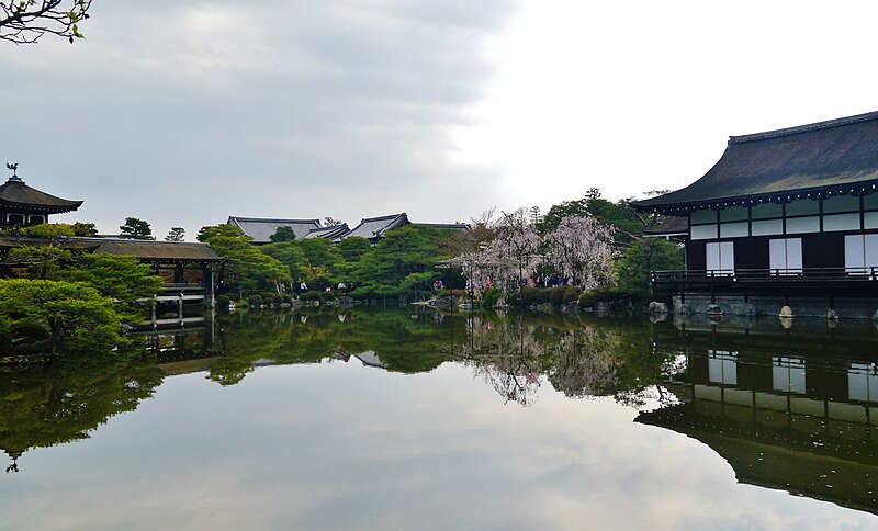 File:Kyoto Heian-jingu Garten 32.jpg