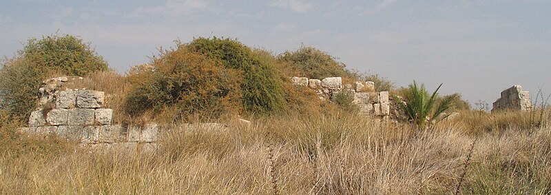 File:Latrun-Castle-S-097.jpg