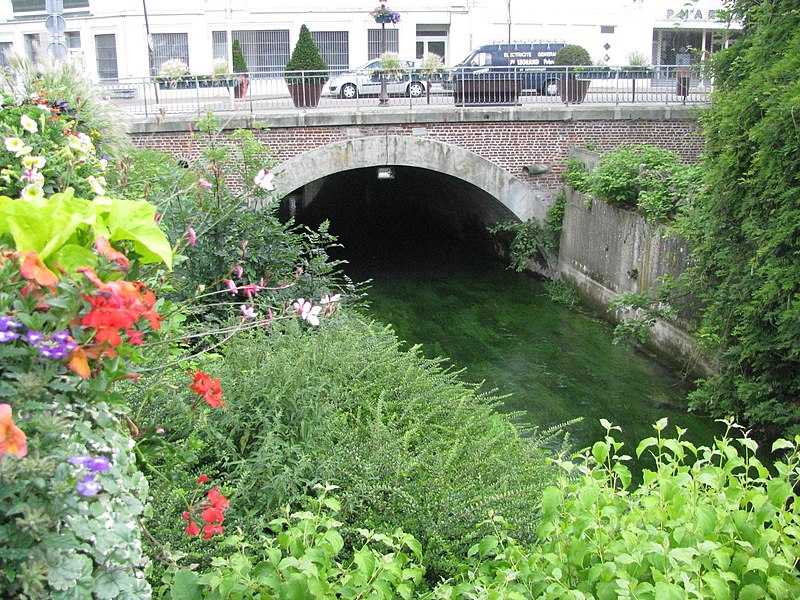 File:Le Cateau et sa Rivière - panoramio.jpg