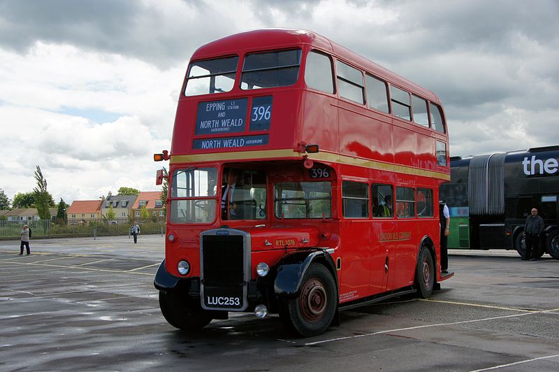 File:London Bus Company bus RTL1076 (LUC 253), 2012 North Weald bus rally.jpg