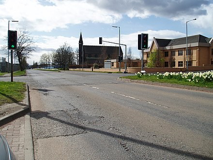 Looking west along London Road (A74) towards Kenmuir Mount Vernon Church
