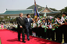Brazilian President Luiz Inácio Lula da Silva with the South Korean president Roh Moo Hyun