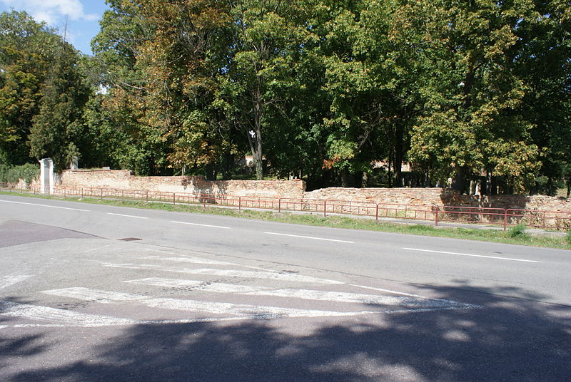 File:M. Krumlov cemetery 01.JPG