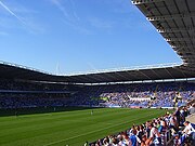 Die Innenansicht des Madejski Stadium