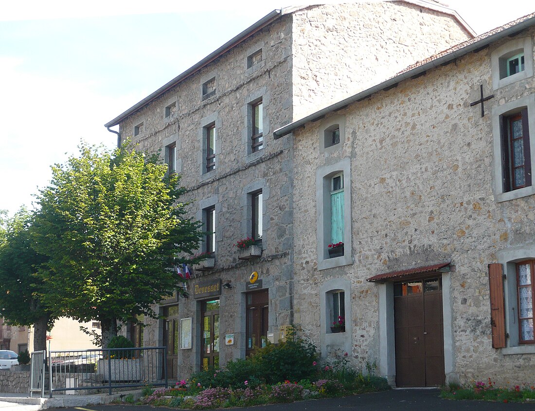 File:Mairie.Devesset.2.JPG