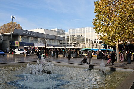 Malakoff place du 11 Novembre 1.jpg