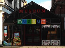 La parte anteriore del Museo Mansfield su Leeming Street, Mansfield