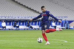 Football : pourquoi Kylian Mbappé portera un maillot spécial ce soir pour  l'ouverture de la 13e journée de Ligue 1 