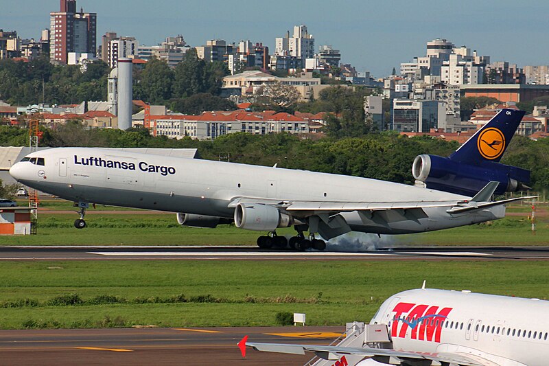 File:McDonnell Douglas MD-11F (Lufthansa Cargo) Rafael Luiz (15397137705).jpg