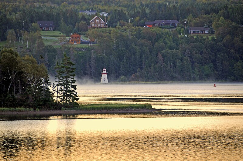 File:McNeil Beach Lighthouse (2).jpg