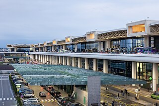 <span class="mw-page-title-main">Milan Malpensa Airport</span> Main airport serving Milan, Italy