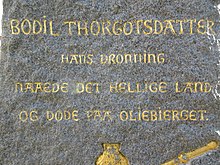 Mindeskrift over Bodil Thurgotsdatter - udsnit fra mindesten for Erik Ejegod og Bodil Thurgotsdatter i Slangerup.jpg