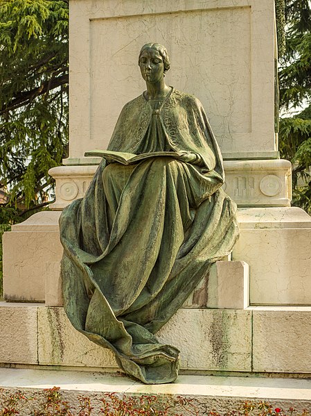 File:Monumento del Moretto di Domenico Ghidoni figura femminile frontale Brescia.jpg