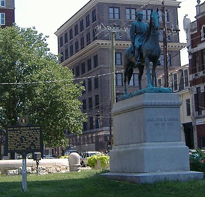 Morgan Lexington statue.jpg