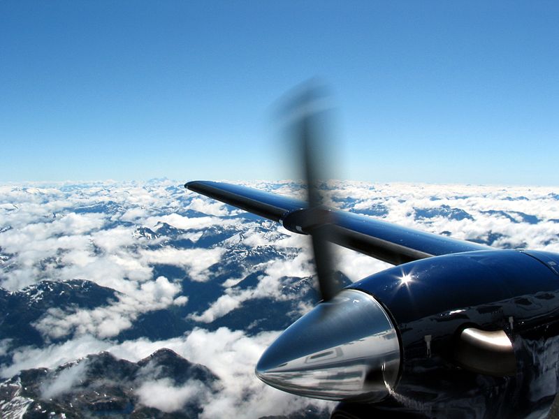 File:Mountains and clouds (105069200).jpg