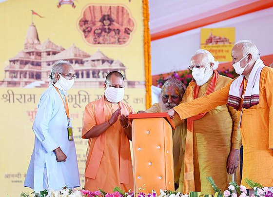 Narendra Modi, Yogi Adityanath, Mohan Bhagwat and Nrityagopal Das unveiling the plaque to lay the foundation stone of Ram Janmabhoomi Mandir, in Ayodhya on 5 August 2020